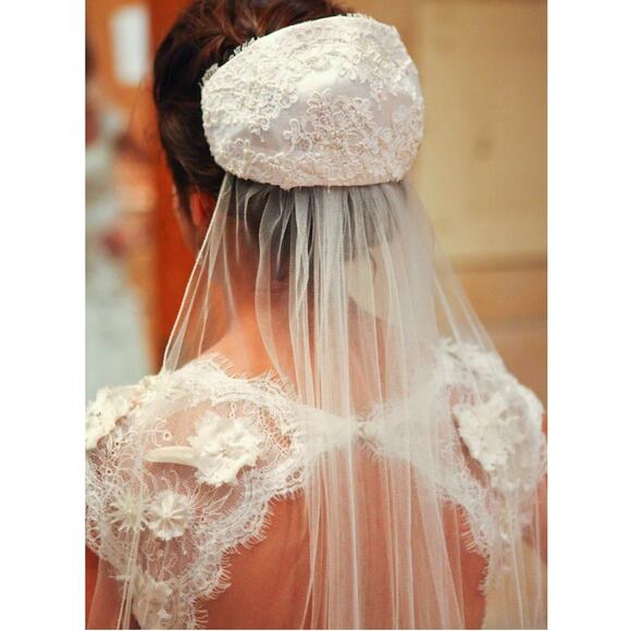 Wtoo Brides by Vanessa Watters Size 4 Wedding Dress Queen Ann Keyhole Back Ivory - Picture 7 of 16